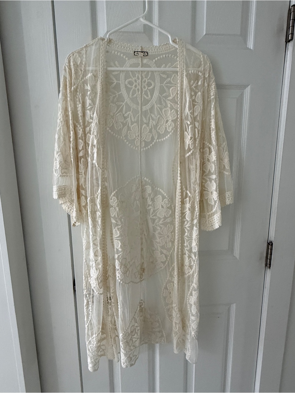 Eyeshadow Sheer Lace Kimono Robe - Cream